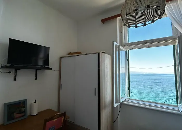 게스트하우스 10 M From The Sea 4*