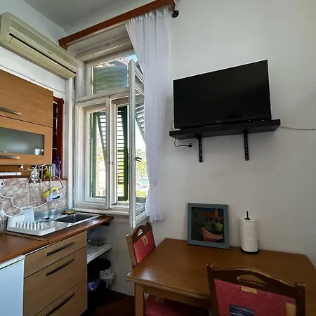 Konukevi 10 M From The Sea 4*