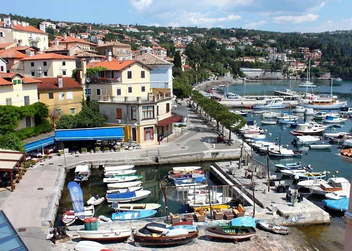 10 M From The Sea 4*