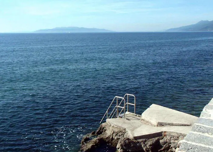 10 M From The Sea Pensjonat